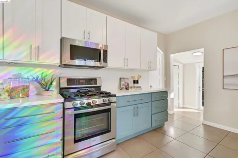 $828,000 | 735 Apgar Street, Oakland, CA 94609