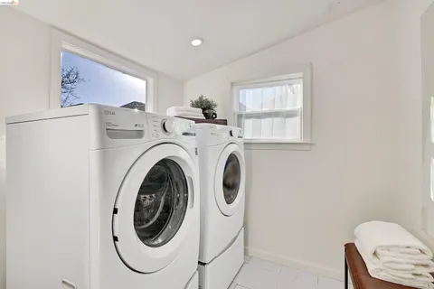 $828,000 | 735 Apgar Street, Oakland, CA 94609