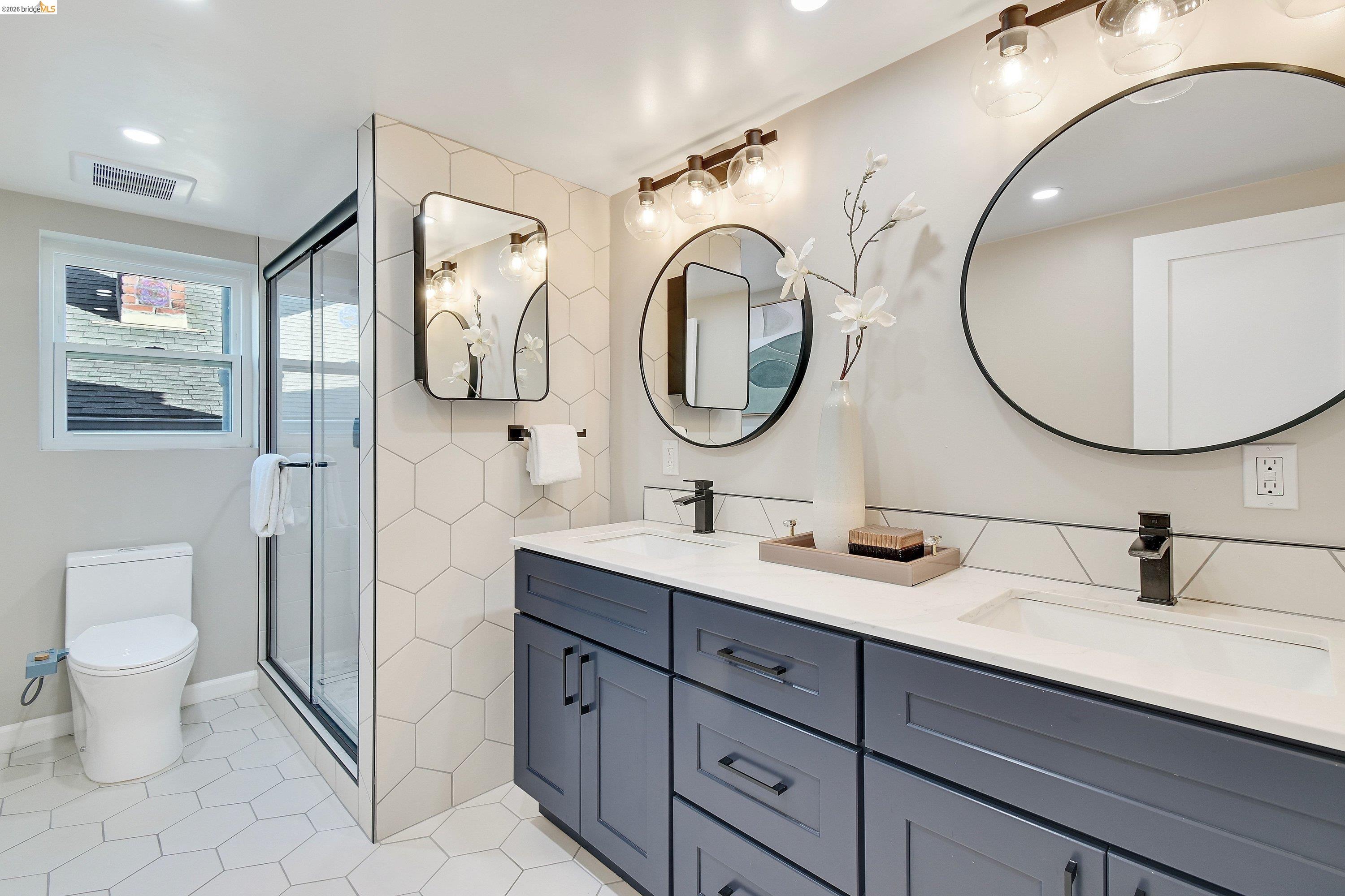 735 Apgar Street Oakland, CA 94609 - Photo 30 of 33