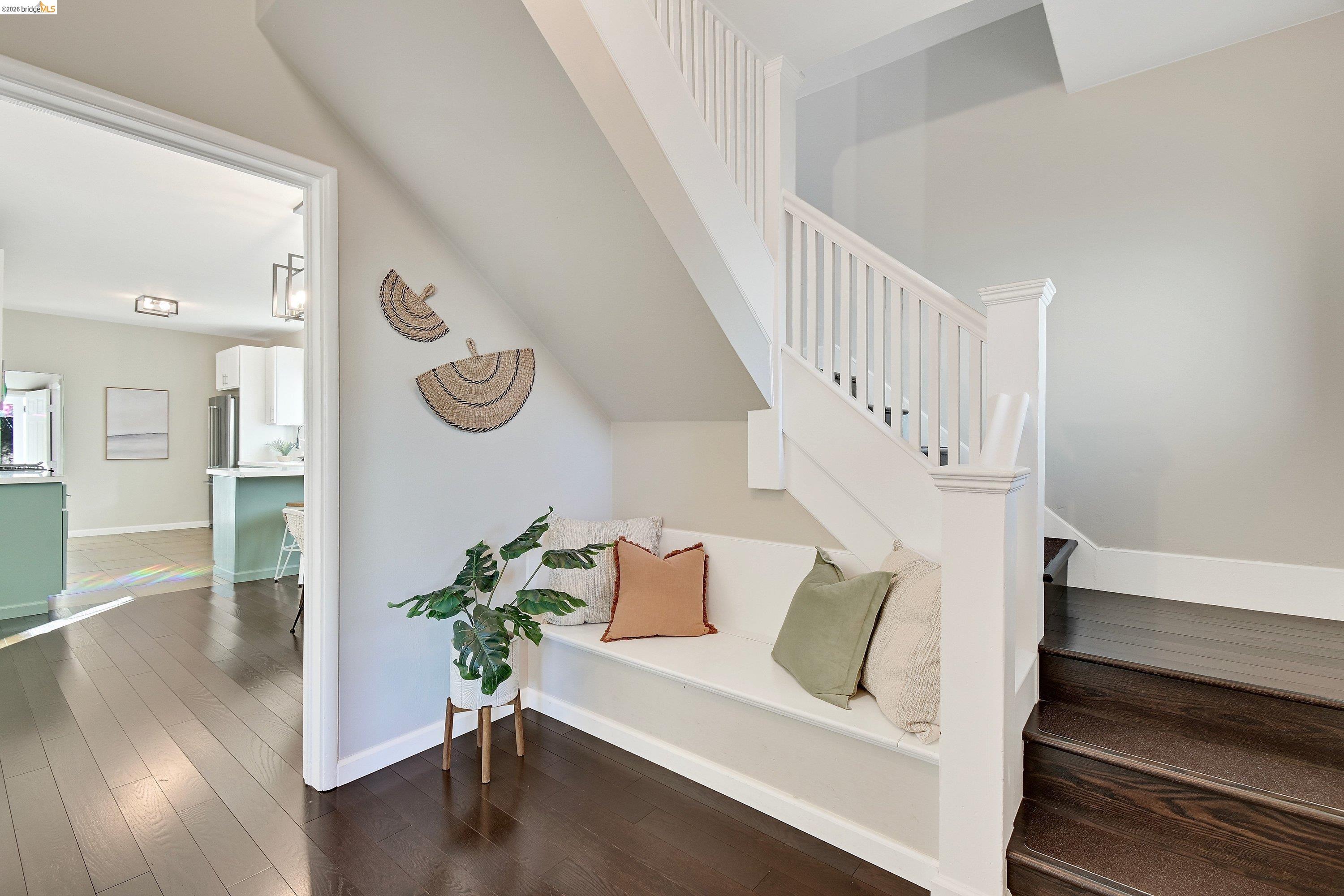 735 Apgar Street Oakland, CA 94609 - Photo 4 of 33