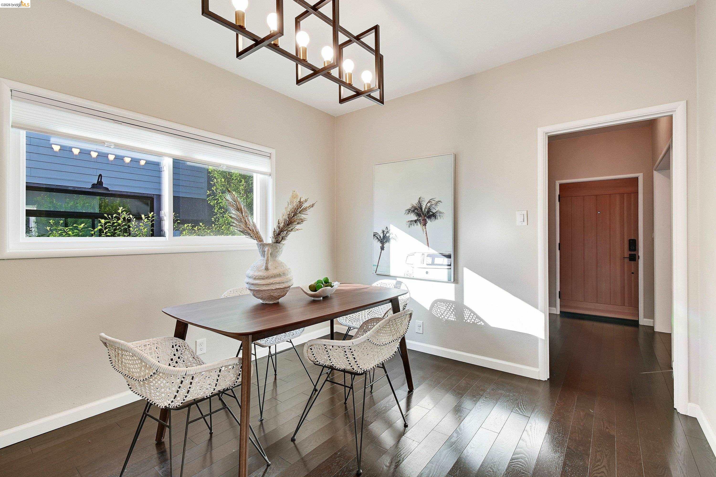 735 Apgar Street Oakland, CA 94609 - Photo 9 of 33