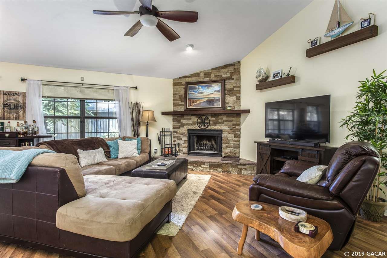 930 Southwest 79 Terrace Gainesville, FL 32607 - Photo 6 of 29 Gallery Image 6