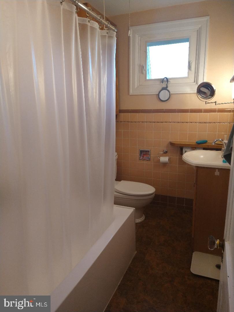 238 Dallas Road Willow Grove, PA 19090 - Photo 11 of 19 Gallery Image 11