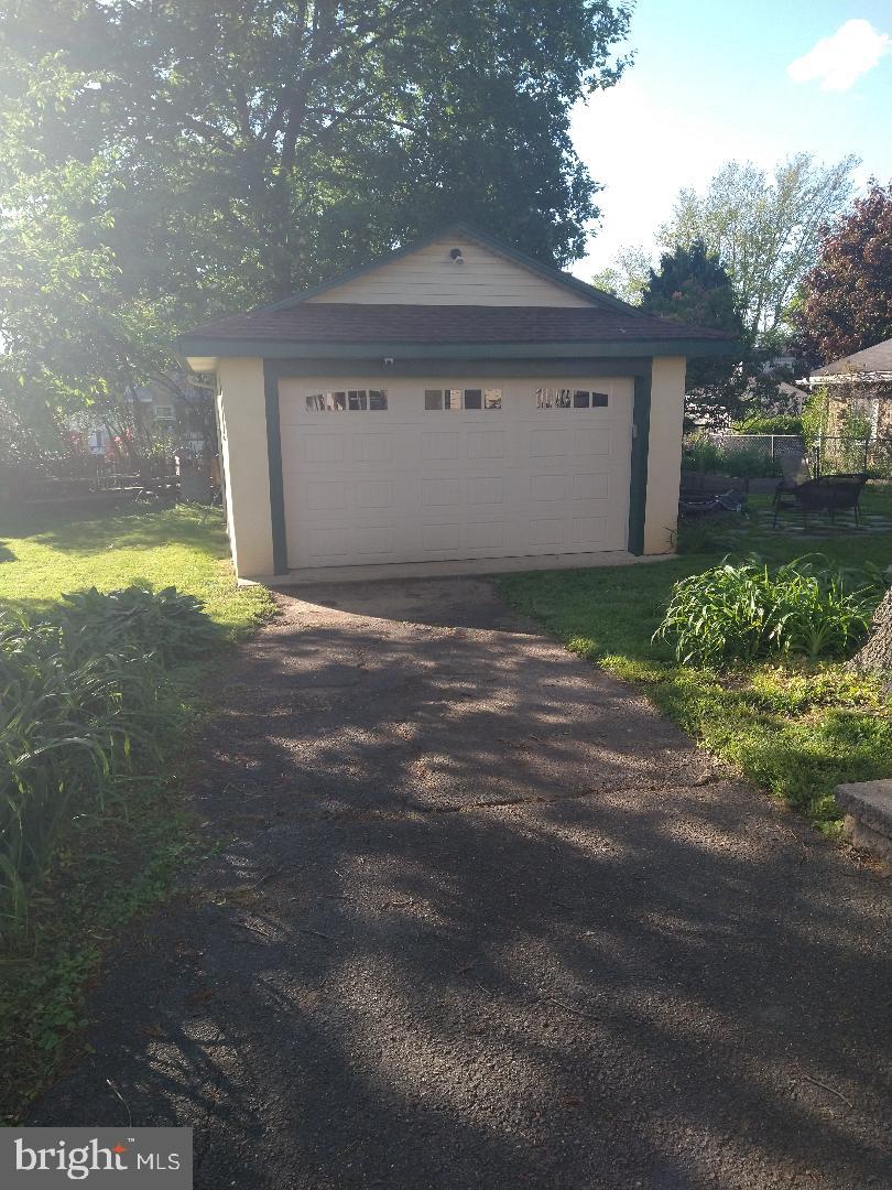 238 Dallas Road Willow Grove, PA 19090 - Photo 15 of 19 Gallery Image 15