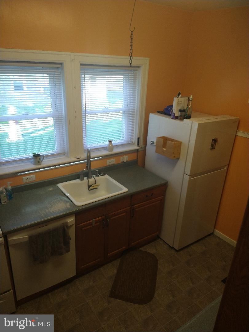 238 Dallas Road Willow Grove, PA 19090 - Photo 5 of 19 Gallery Image 5