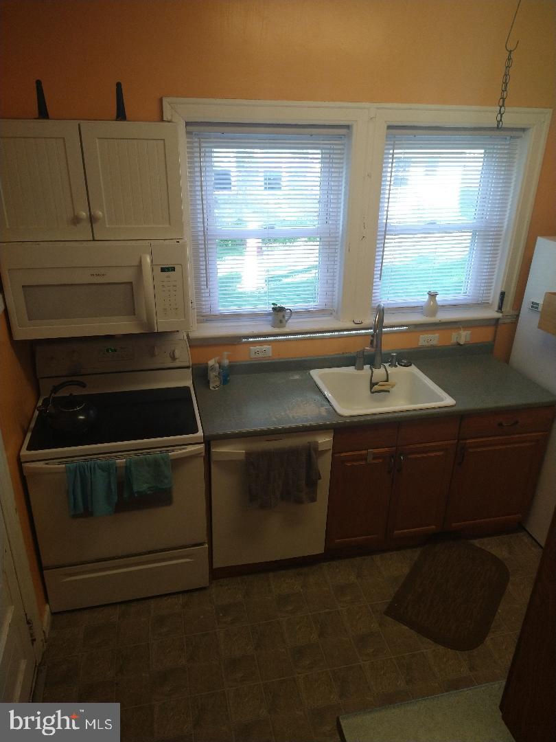238 Dallas Road Willow Grove, PA 19090 - Photo 6 of 19 Gallery Image 6