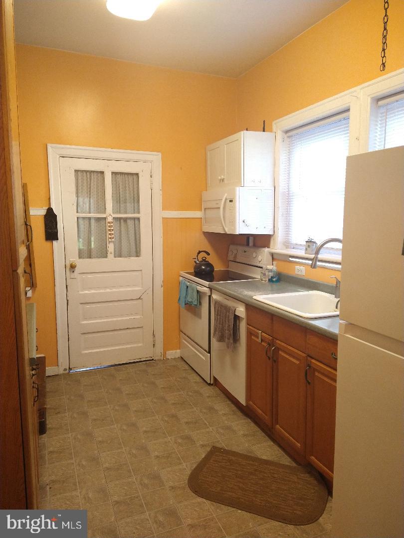 238 Dallas Road Willow Grove, PA 19090 - Photo 8 of 19 Gallery Image 8