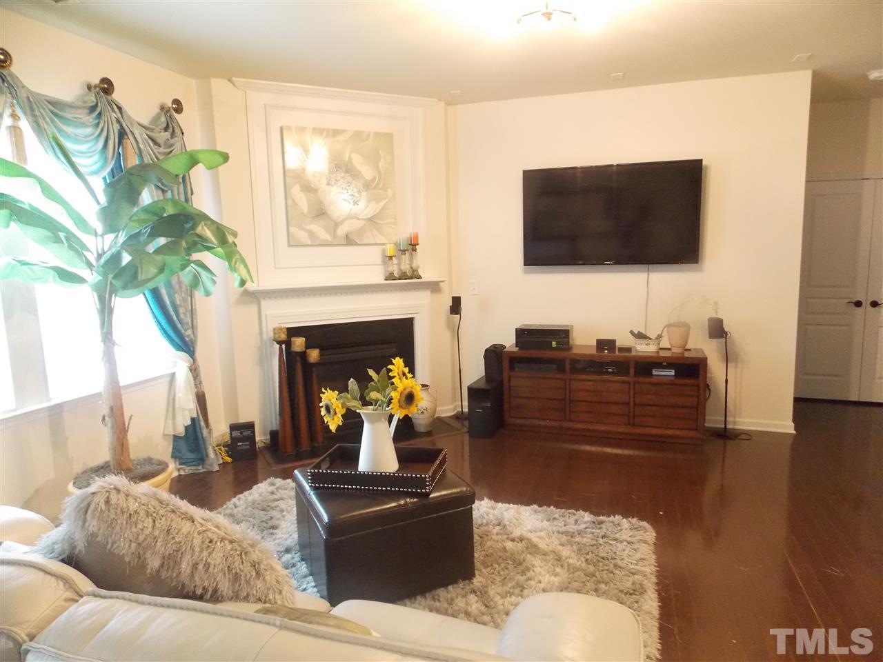 8125 Hovingham Way Raleigh, NC 27616 - Photo 4 of 28 Gallery Image 4