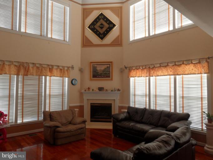 6152 Cobbs Road Alexandria, VA 22310 - Photo 17 of 21 Family Room