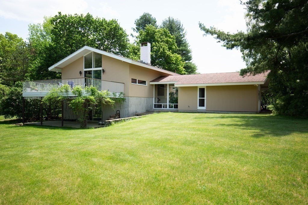 195 Rolling Acres Road Lunenburg, MA 01462 - Photo 8 of 32 Gallery Image 8