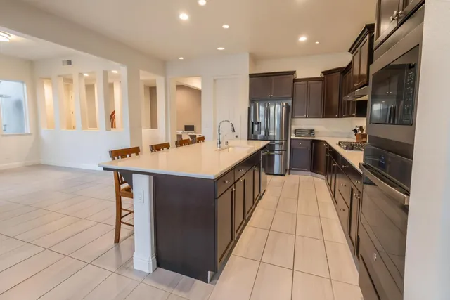 $725,000 | 2051 Sierra Avenue, Clovis, CA 93611