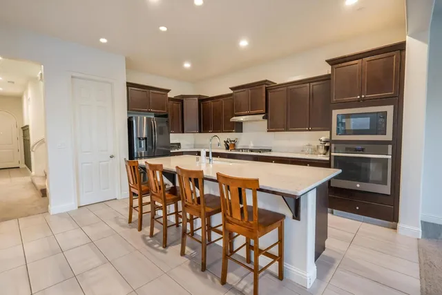 $725,000 | 2051 Sierra Avenue, Clovis, CA 93611