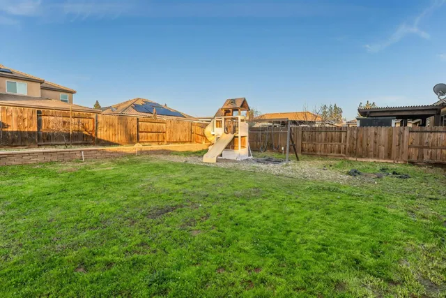 $725,000 | 2051 Sierra Avenue, Clovis, CA 93611