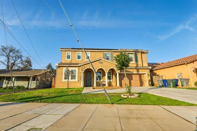 $725,000 | 2051 Sierra Avenue, Clovis, CA 93611