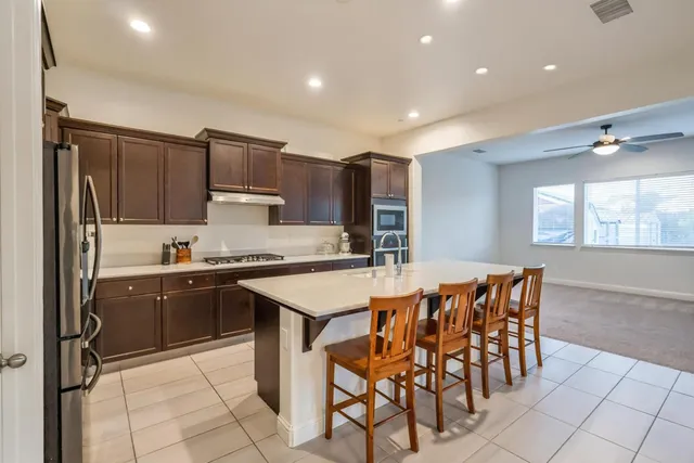 $725,000 | 2051 Sierra Avenue, Clovis, CA 93611