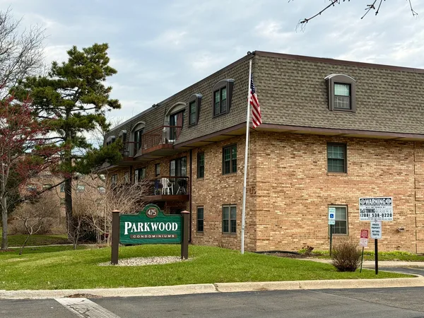 $235,000 | 475 North Cass Avenue, Unit 202, Westmont, IL 60559