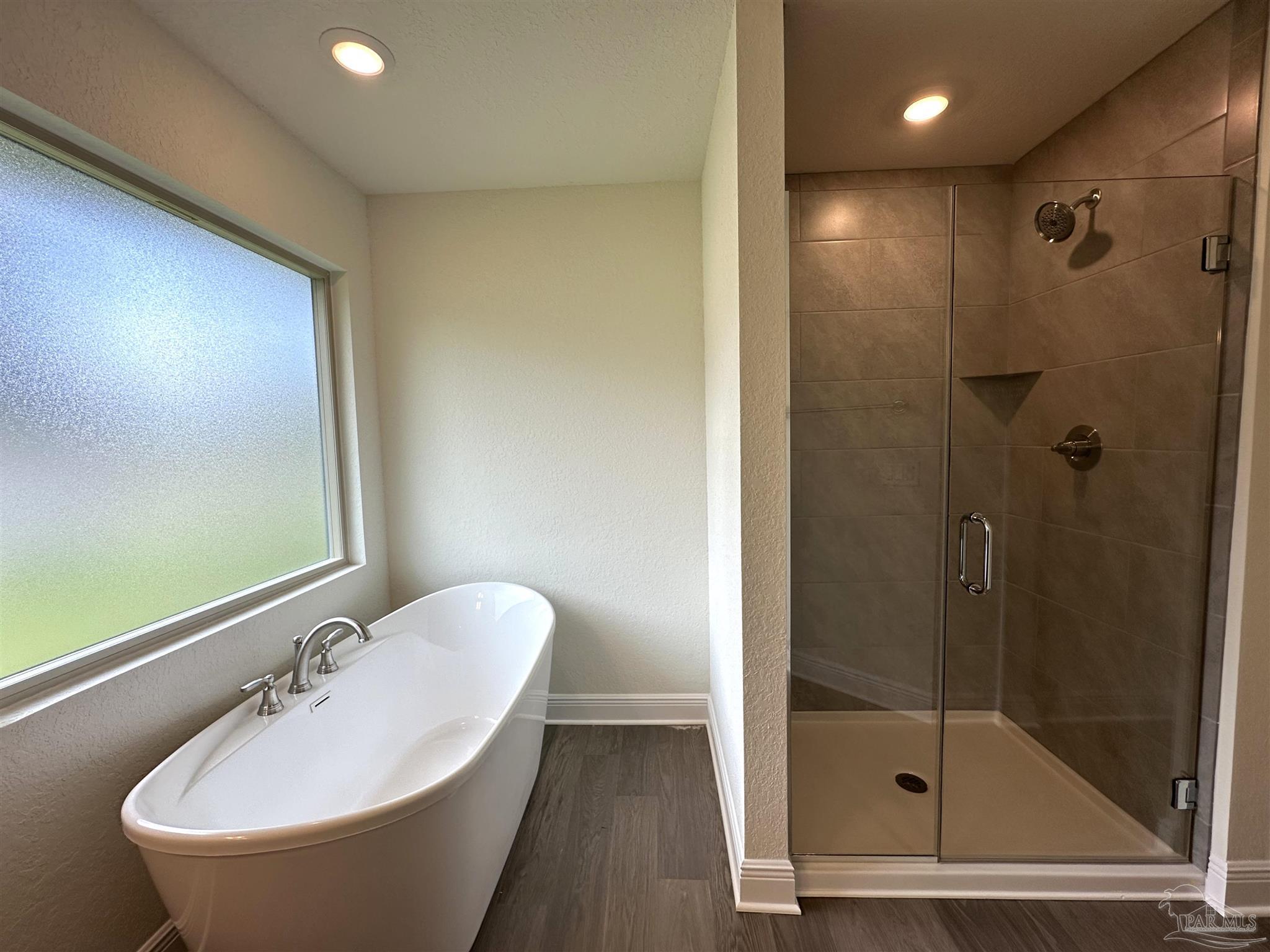 5226 Barnett Road Milton, FL 32583 - Photo 13 of 14 Pics of another home, colors will vary