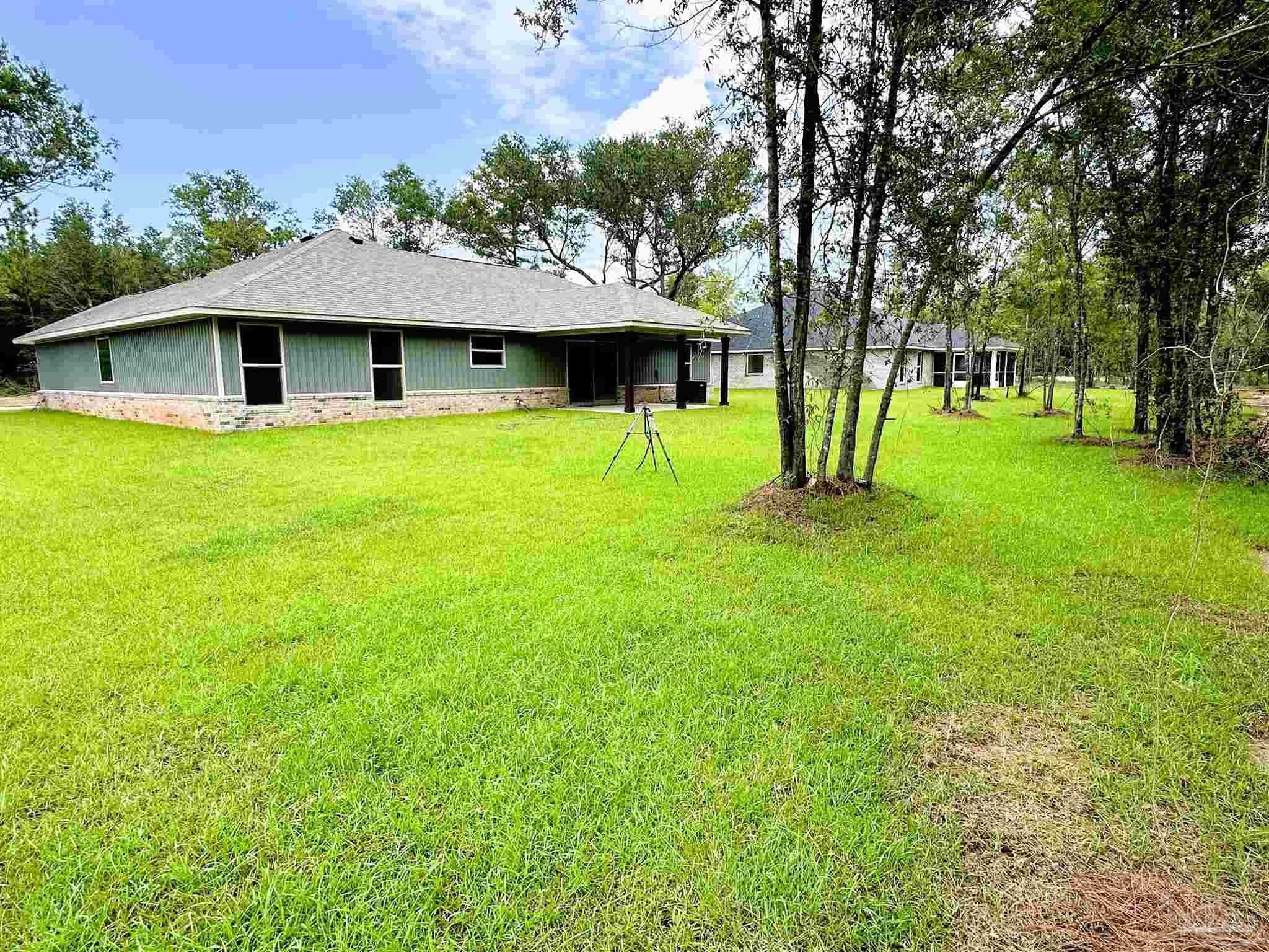 5226 Barnett Road Milton, FL 32583 - Photo 5 of 14 Pics of another home, colors will vary