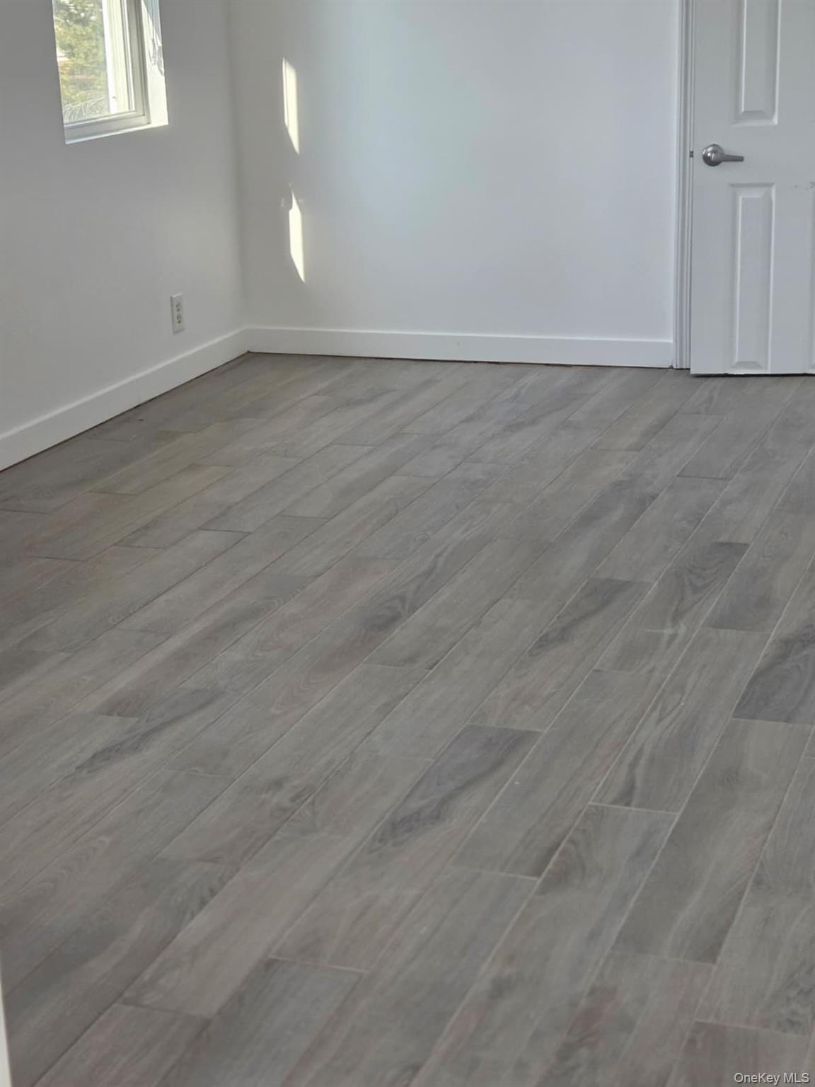 16 Trinity Place Hewlett, NY 11557 - Photo 14 of 34