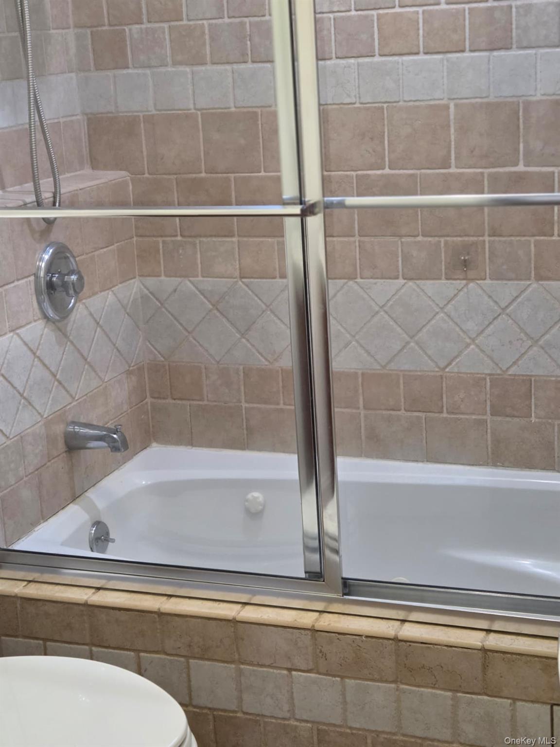 16 Trinity Place Hewlett, NY 11557 - Photo 20 of 34