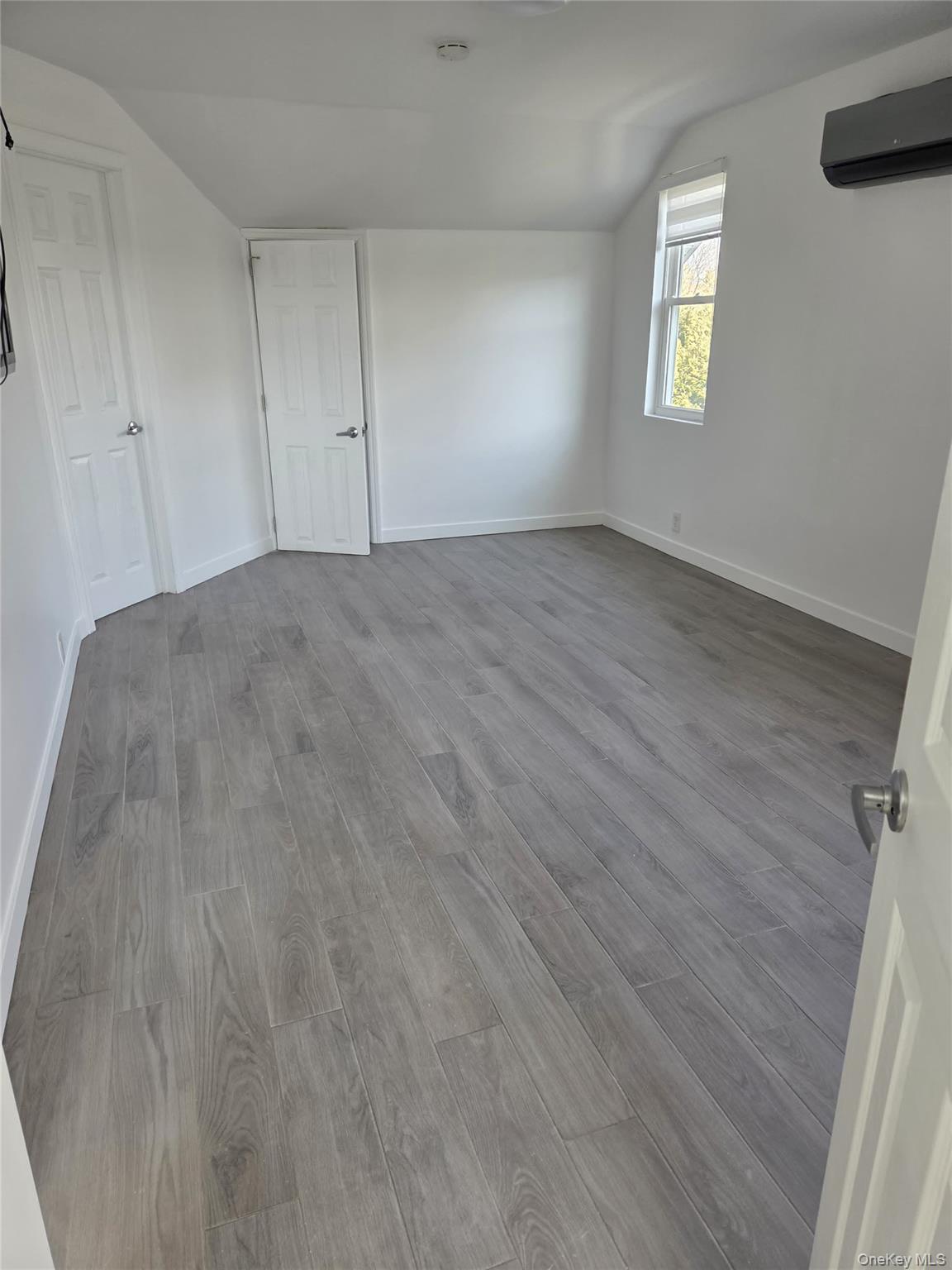 16 Trinity Place Hewlett, NY 11557 - Photo 26 of 34