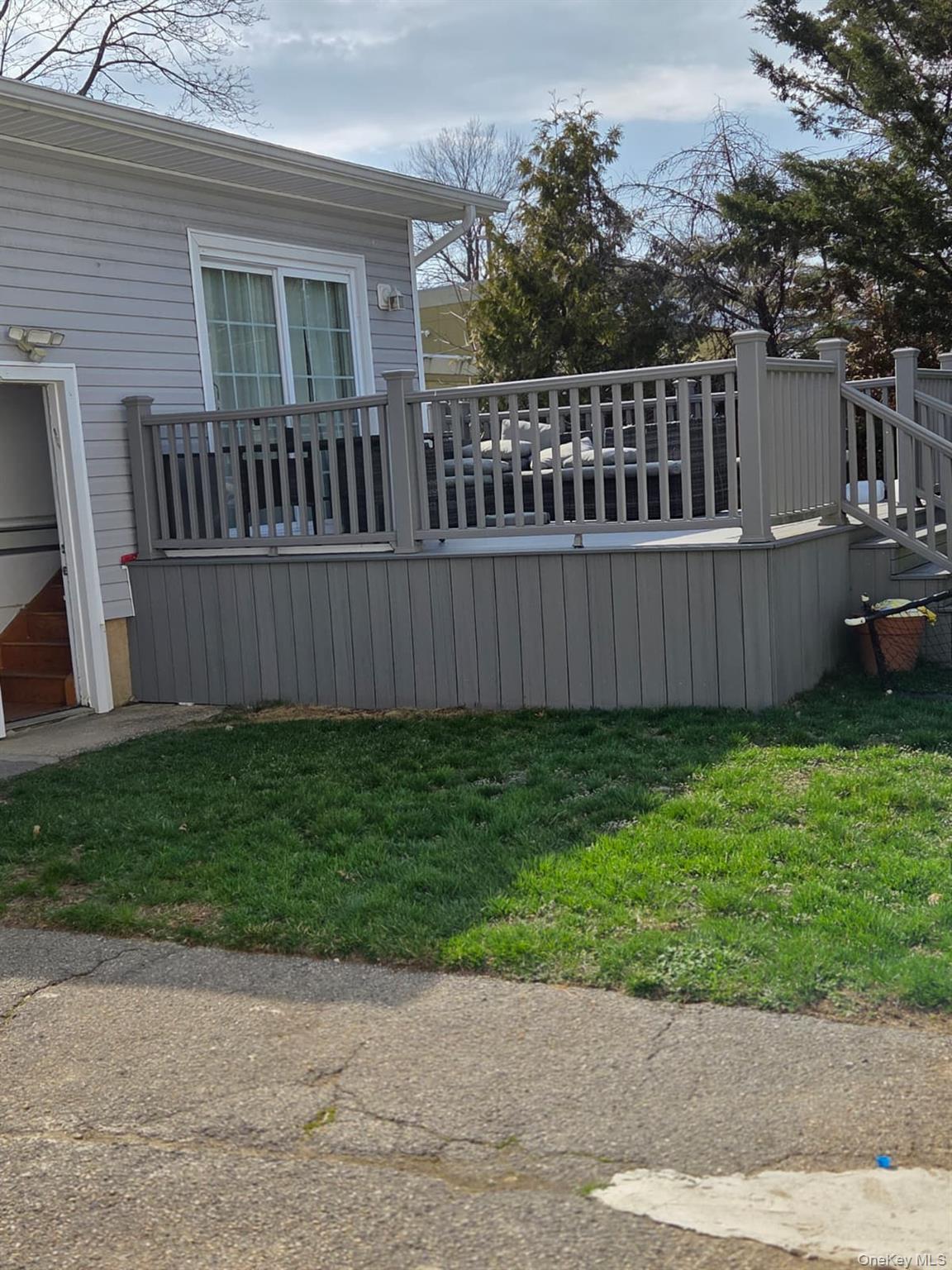 16 Trinity Place Hewlett, NY 11557 - Photo 29 of 34