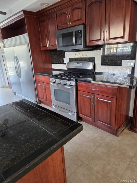 16 Trinity Place Hewlett, NY 11557 - Photo 10 of 34