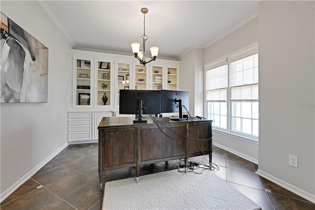 12909 Reeder Street Overland Park, KS 66213 - Photo 13 of 35