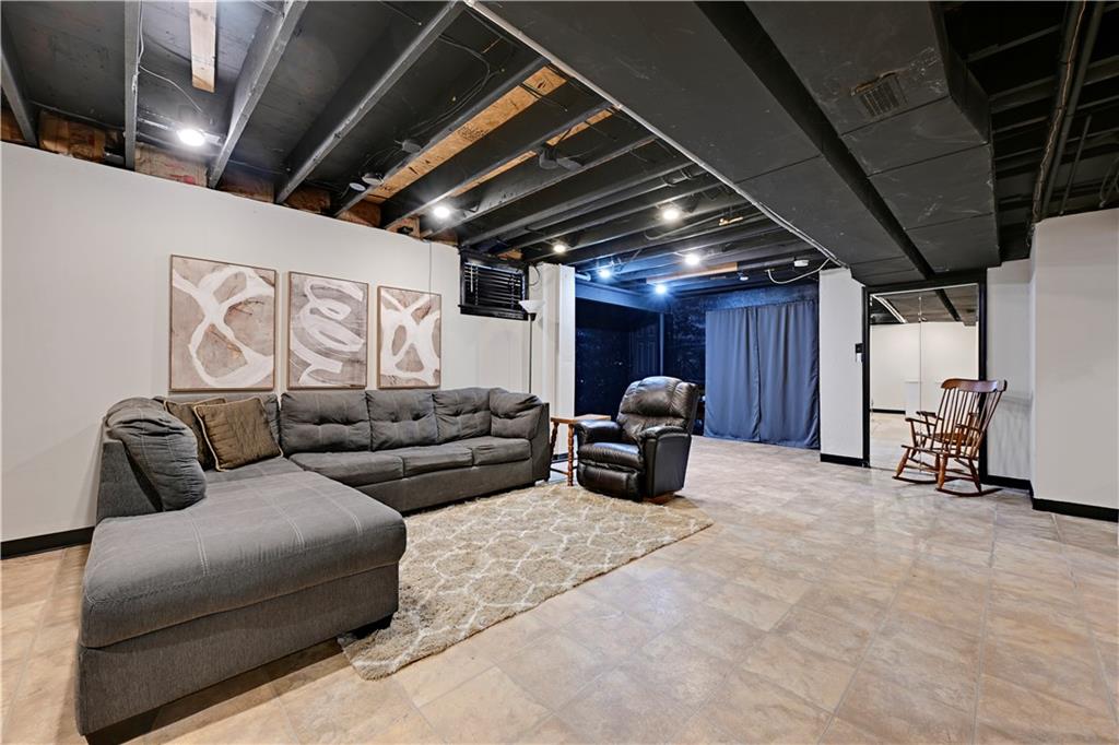 12909 Reeder Street Overland Park, KS 66213 - Photo 32 of 35