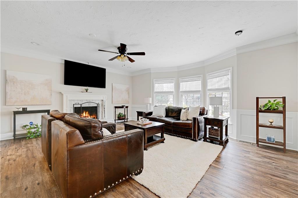 12909 Reeder Street Overland Park, KS 66213 - Photo 4 of 35