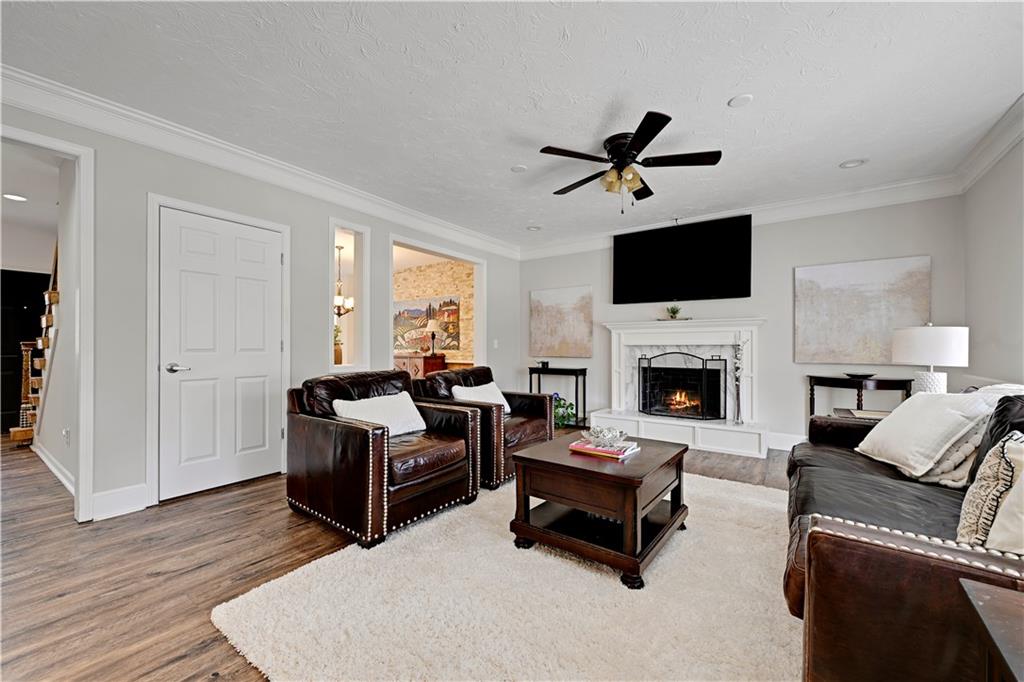 12909 Reeder Street Overland Park, KS 66213 - Photo 5 of 35