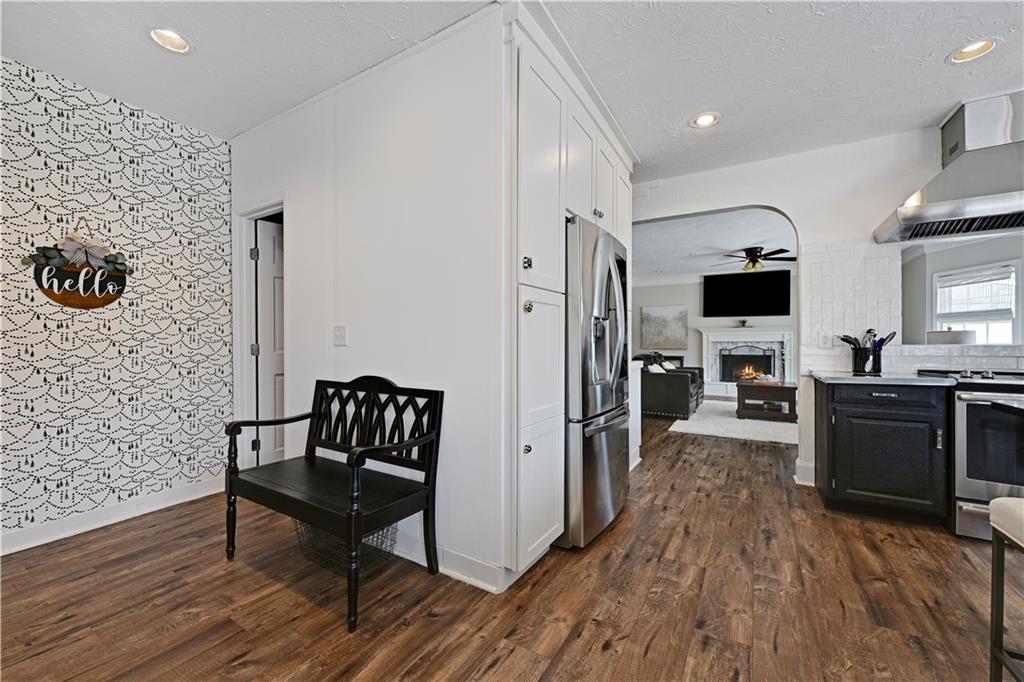 12909 Reeder Street Overland Park, KS 66213 - Photo 6 of 35