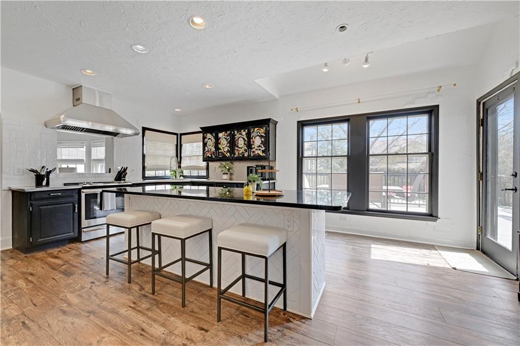 12909 Reeder Street Overland Park, KS 66213 - Photo 10 of 35