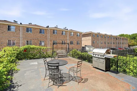$1,050,000 | 3303 Palmer Avenue | Eastchester