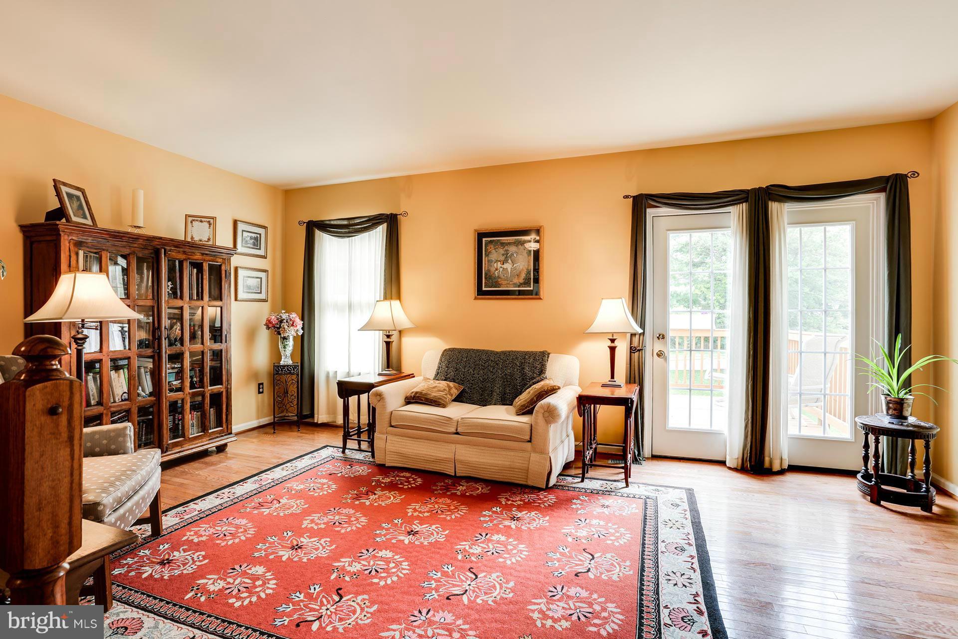 4729 Columbia Road Ellicott City, MD 21042 - Photo 12 of 30 Living Room