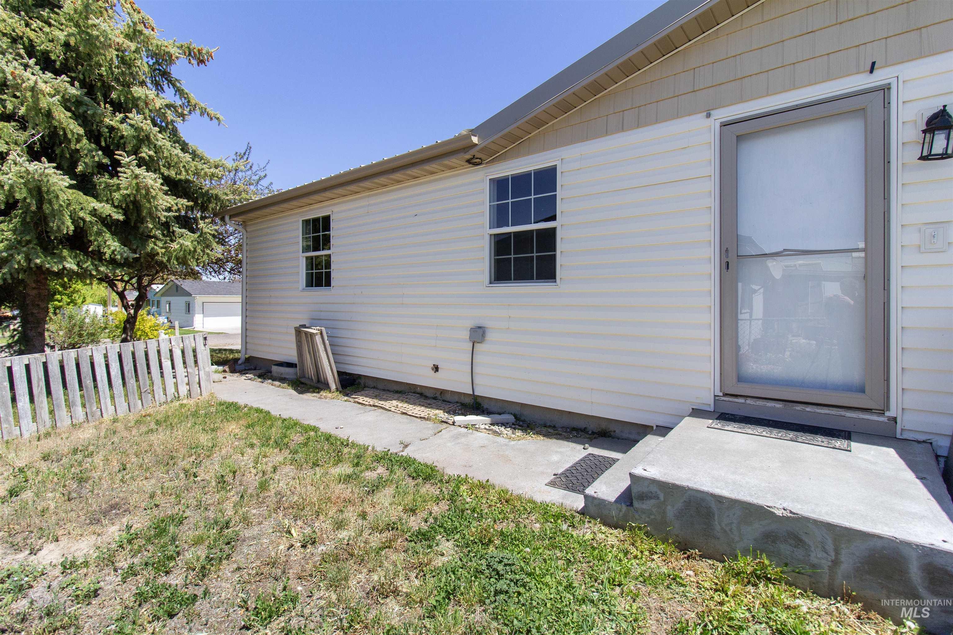145 4th Street Hazelton, ID 83335 - Photo 4 of 46