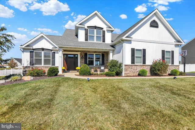 $569,900 | 44 Ensore Court, Fleetwood, PA 19522