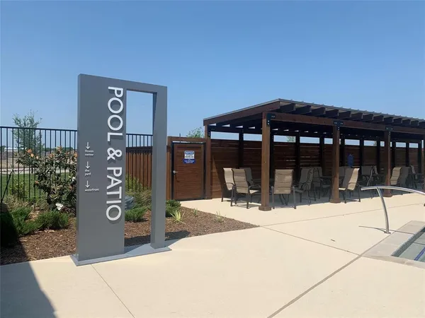a view of entryway of the house