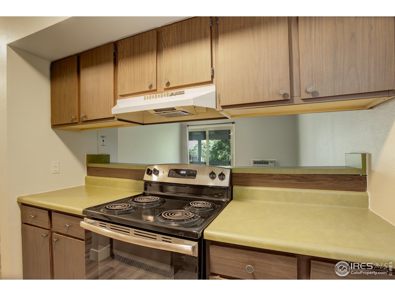 2707 Valmont Road, Unit 310 Boulder, CO 80304 - Photo 14 of 21 Kitchen