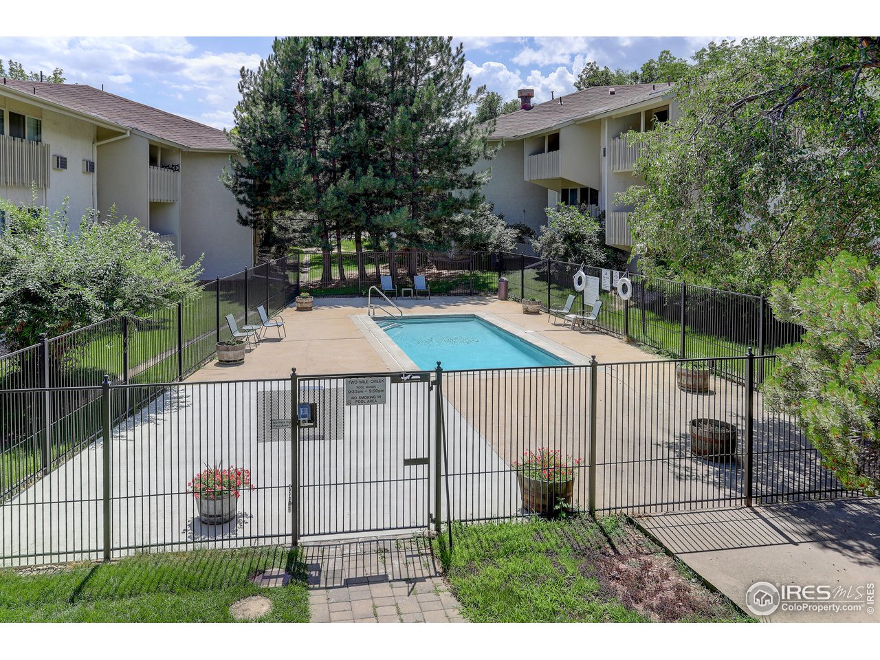 2707 Valmont Road, Unit 310 Boulder, CO 80304 - Photo 18 of 21 Swimming Pool
