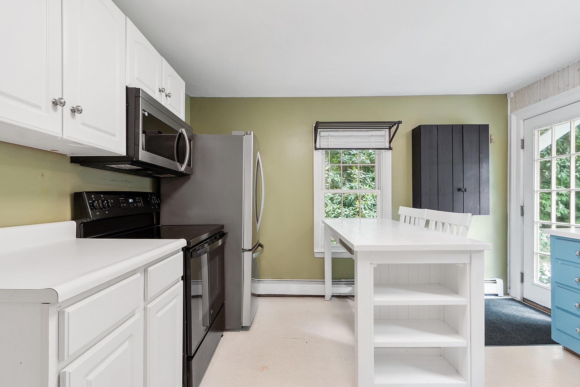 7 Beaver Lake Road Derry, NH 03038 - Photo 14 of 36