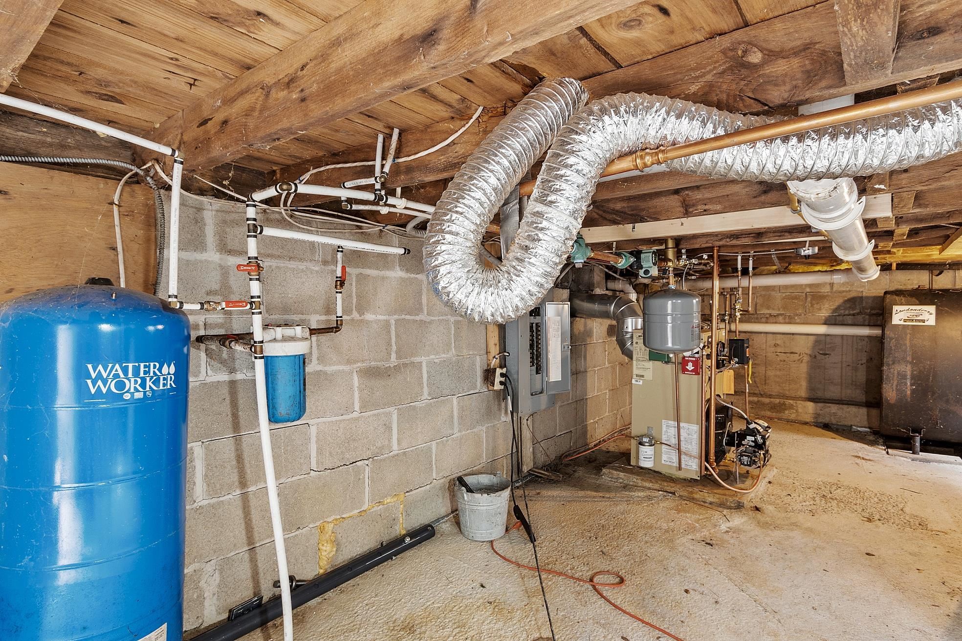 7 Beaver Lake Road Derry, NH 03038 - Photo 21 of 36