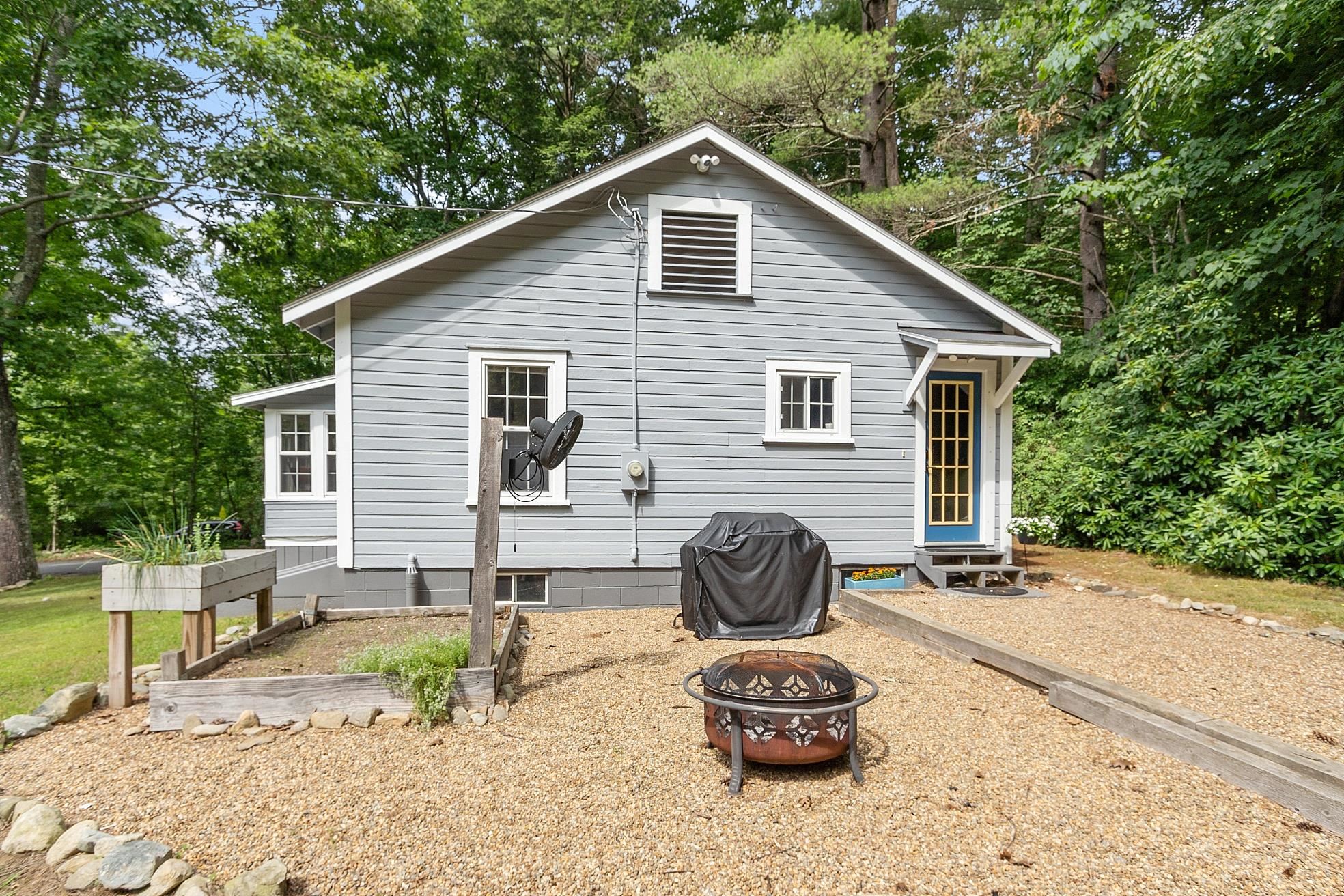 7 Beaver Lake Road Derry, NH 03038 - Photo 23 of 36