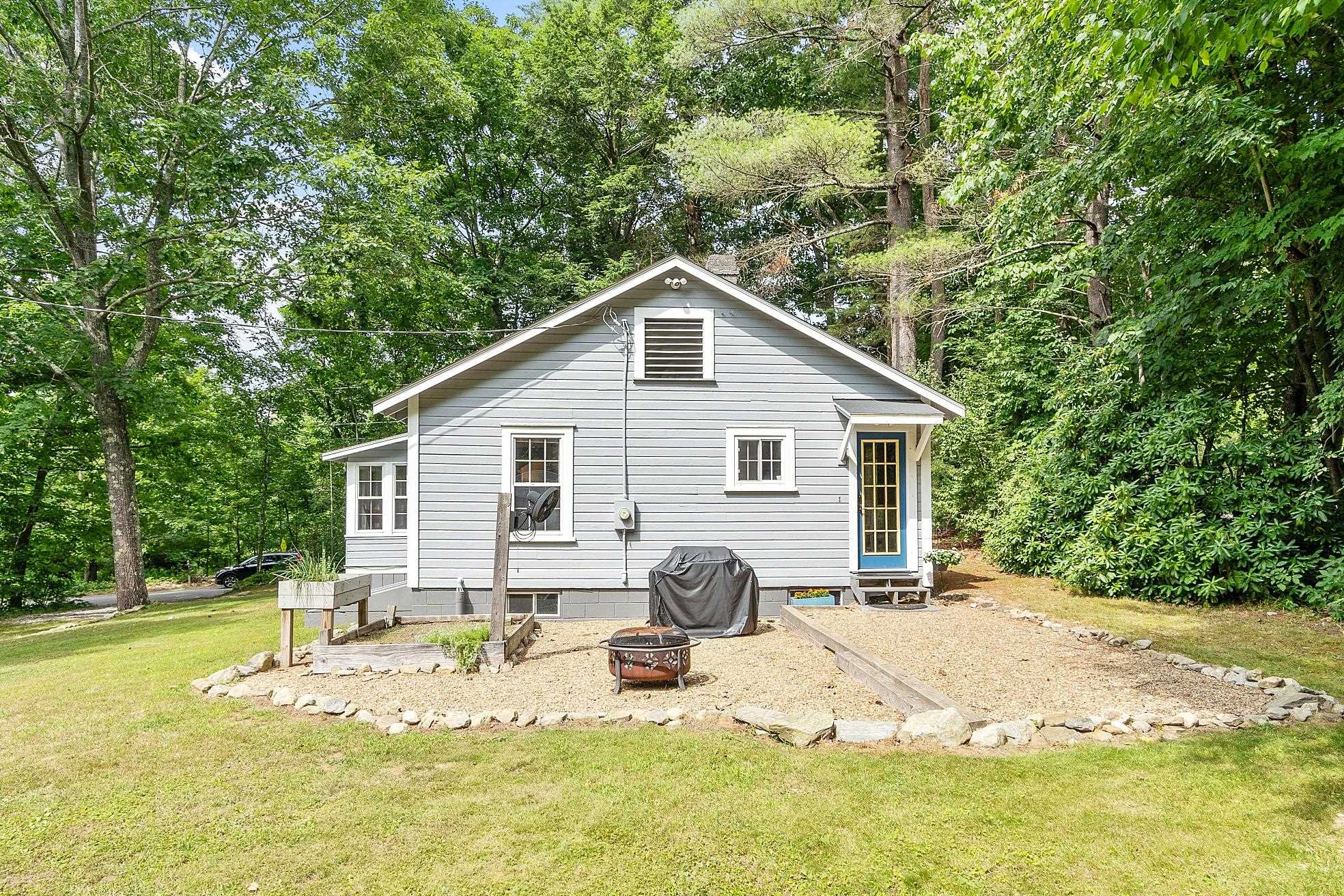 7 Beaver Lake Road Derry, NH 03038 - Photo 25 of 36