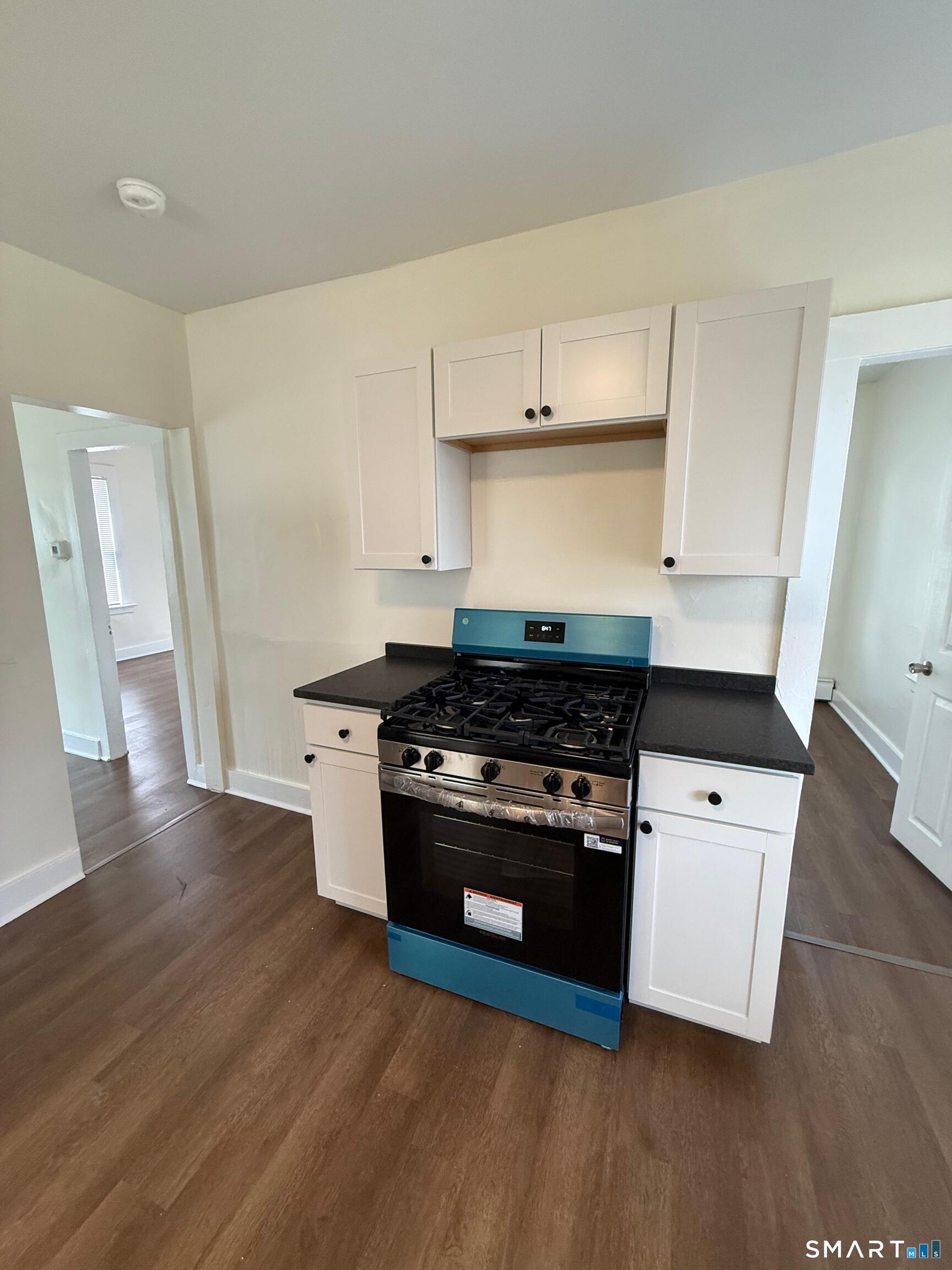 27 Botsford Street Meriden, CT 06451 - Photo 4 of 16