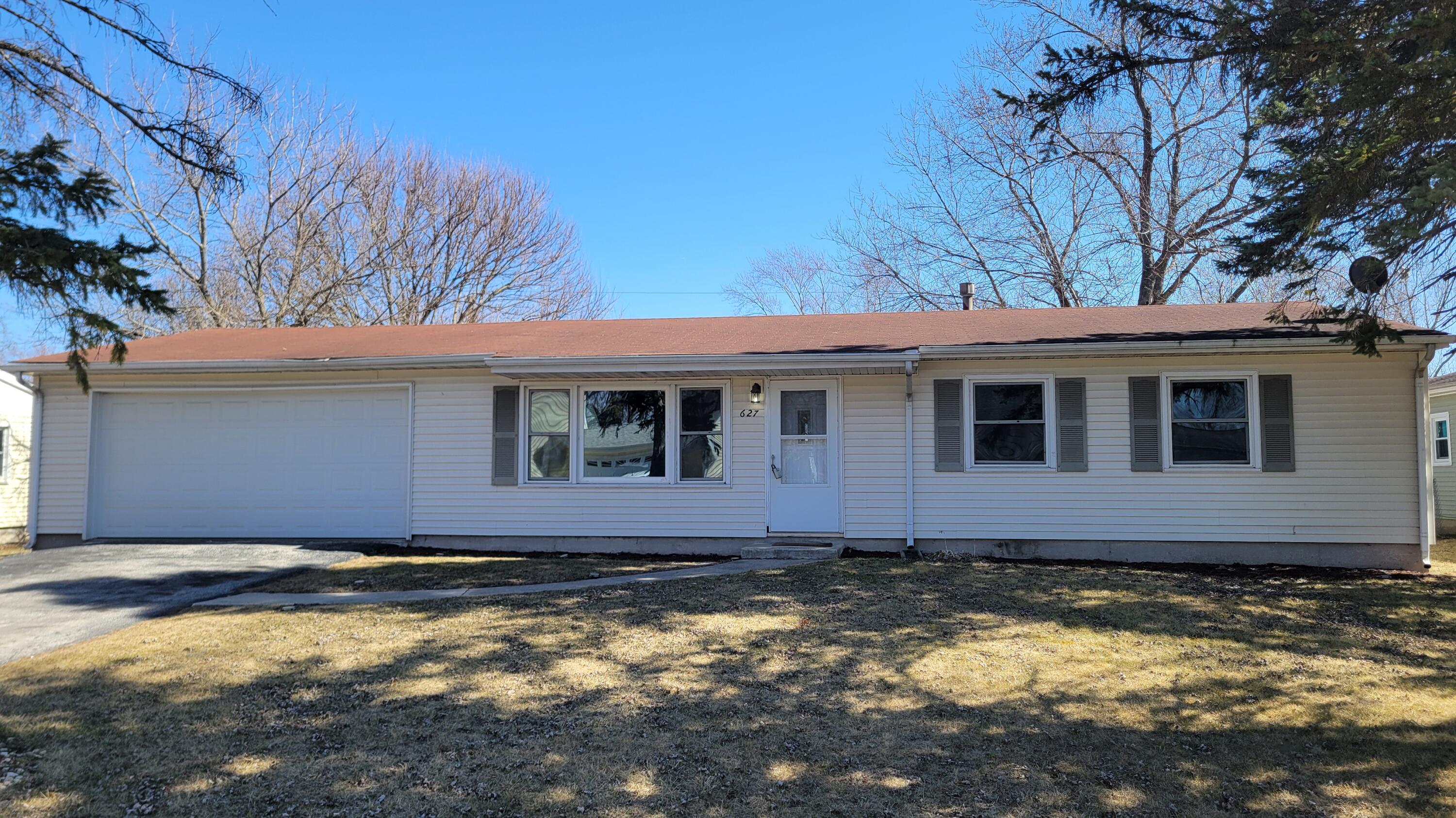 627 Oxford Road Valparaiso, IN 46385 - Photo 1 of 14 3000x1687