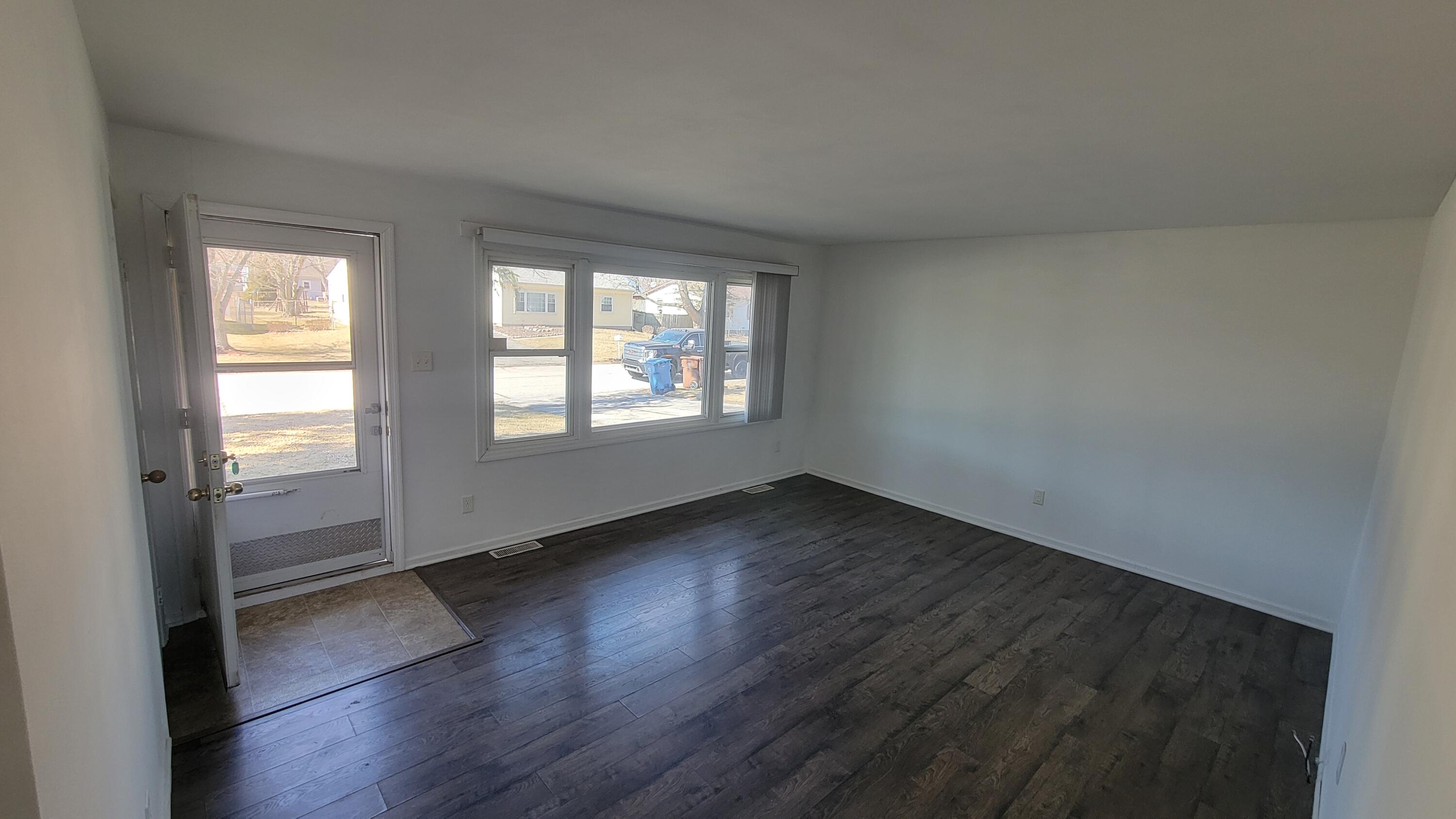 627 Oxford Road Valparaiso, IN 46385 - Photo 5 of 14 3000x1687