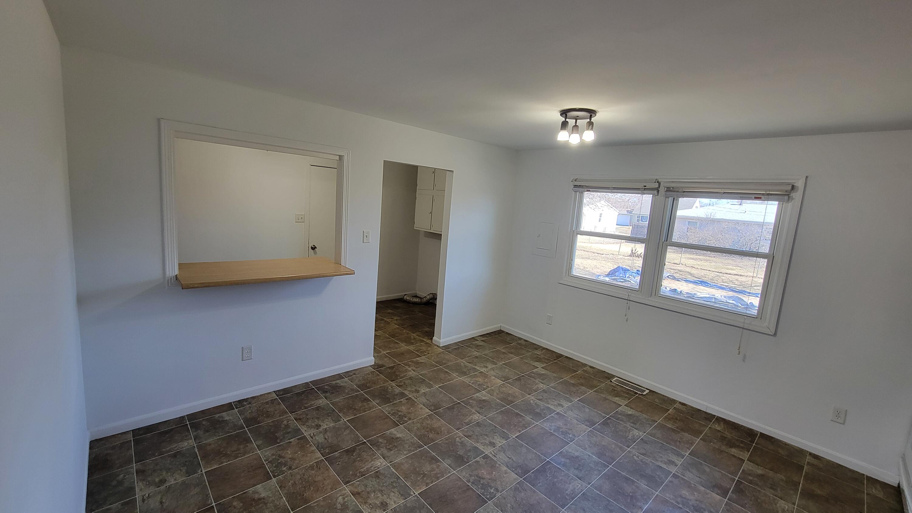 627 Oxford Road Valparaiso, IN 46385 - Photo 6 of 14 3000x1687