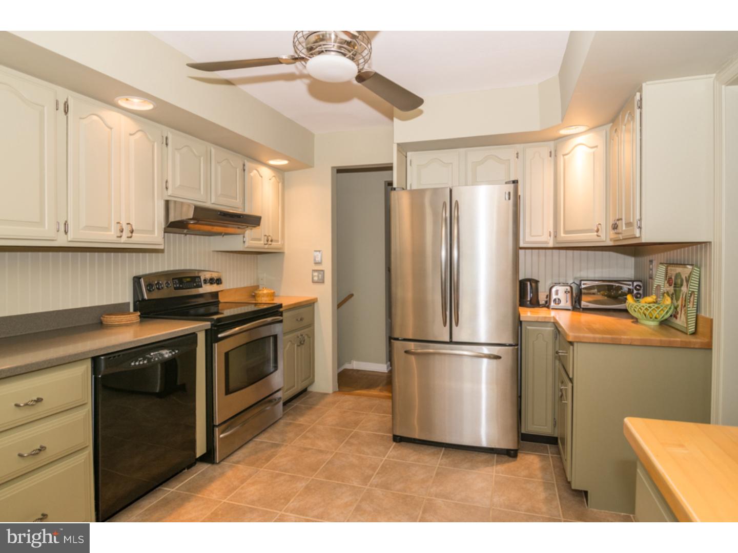 1255 Creek Road Furlong, PA 18925 - Photo 9 of 25 Kitchen