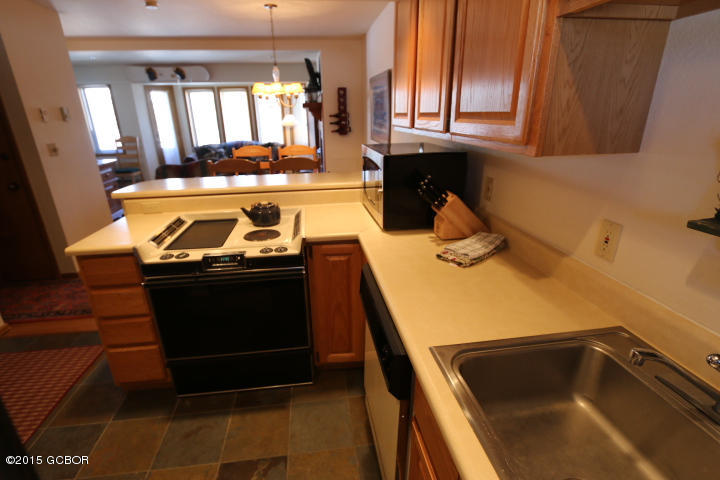 21 Kings Crossing Road, Unit 307 Winter Park, CO 80482 - Photo 8 of 19 Kitchen (3)